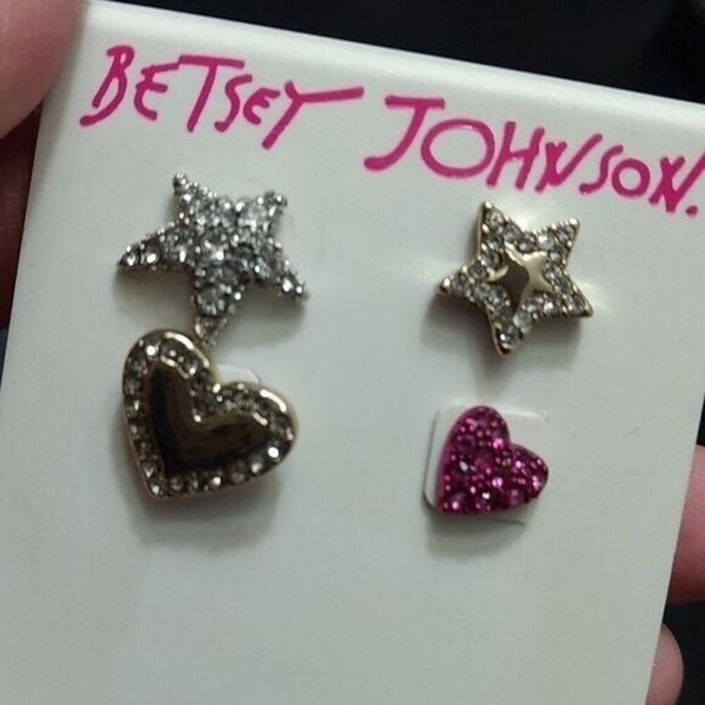 Betsey Johnson earring set